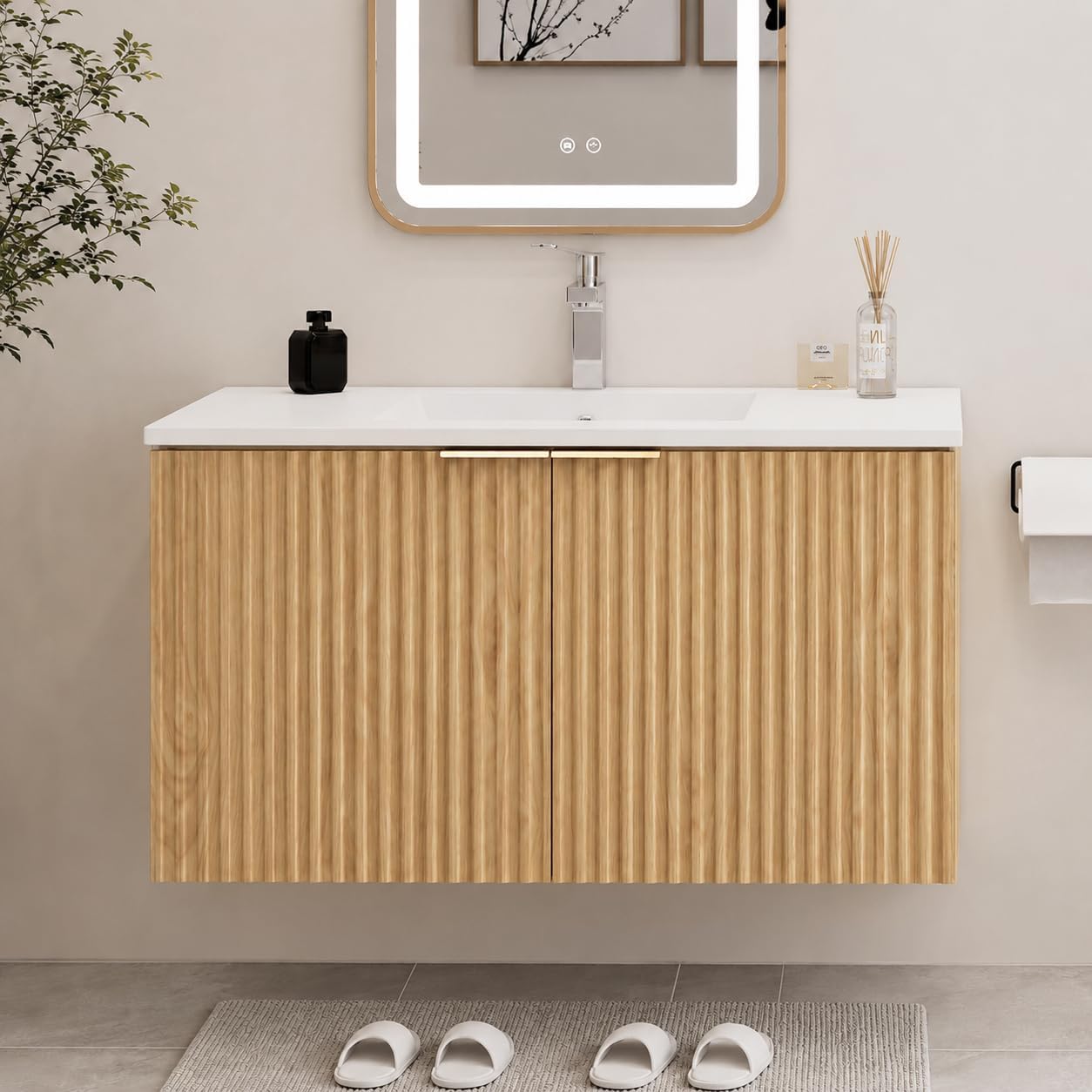 Home Bathroom - モダンなフローティング式洗面化粧台、波状テクスチャの扉付き壁掛け収納キャビネット、ソフトクローズヒンジ、セラミック製洗面ボウル、家庭用トイレオーガナイザー